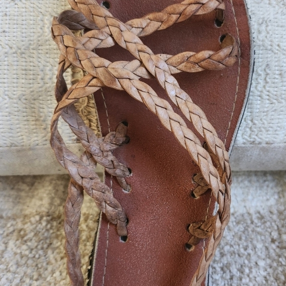 Casual BrownLeader  Sandals with Criss-Cross Straps (Guaraches) - Picture 4 of 4
